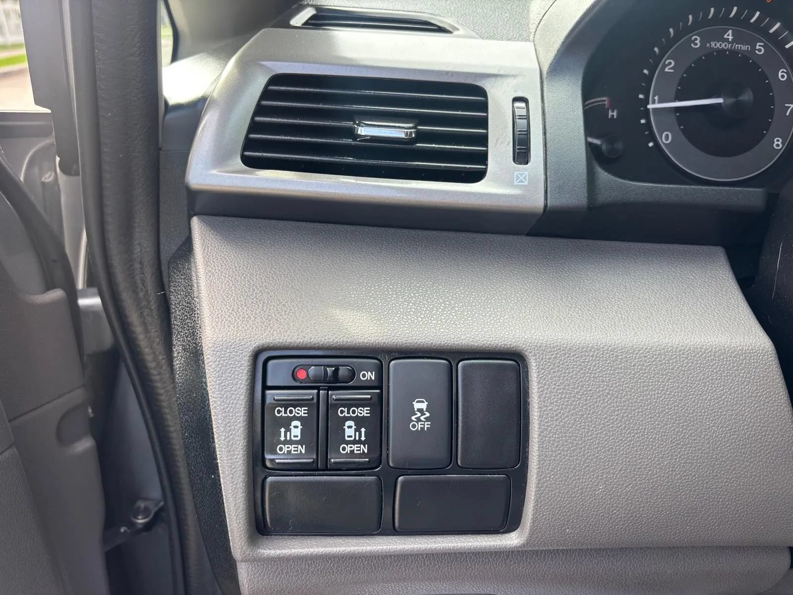 Used 2016 Honda Odyssey SE image 13