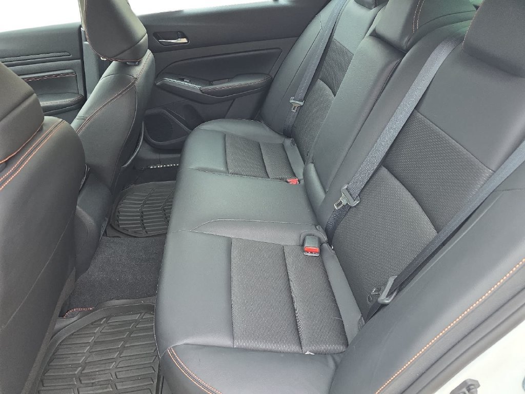 Used 2022 Nissan Altima 2.5 SR FWD image 12