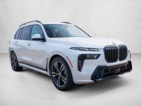 New 2027 BMW X7 xDrive40i w/ M Sport Package AWD/4WD image 3