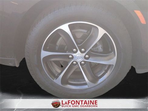 Used 2022 Buick Enclave Essence w/ Sport Touring Edition image 29