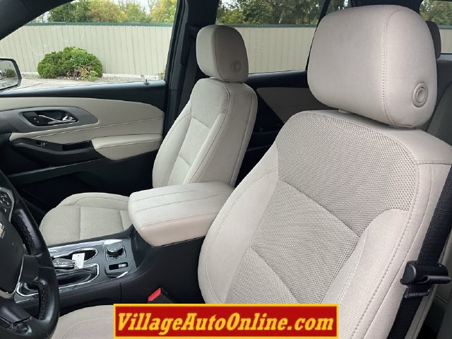 Used 2023 Chevrolet Traverse LT w/ LPO, Cargo Package AWD/4WD image 23