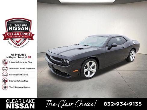 Used 2012 Dodge Challenger SXT Plus RWD image 3