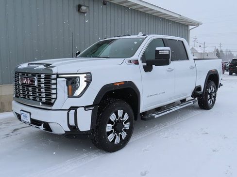 Used 2024 GMC Sierra 2500 Denali image 7