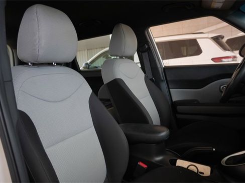 Used 2016 Kia Soul image 15