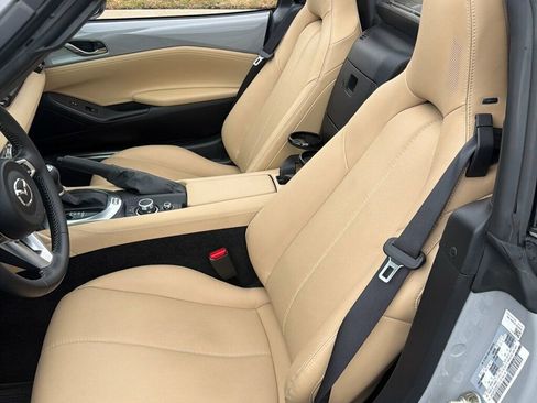 Used 2025 MAZDA MX-5 Miata RF Grand Touring RWD image 10