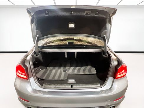 Used 2018 BMW 530e image 21