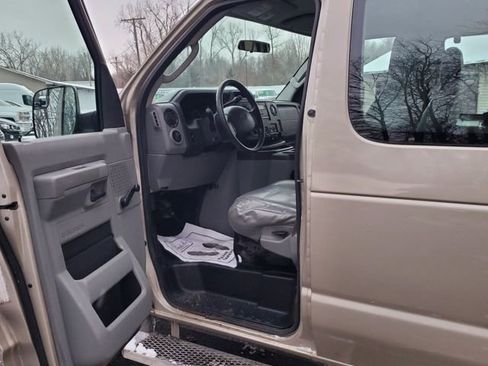 Used 2013 Ford E-350 and Econoline 350 XL image 11