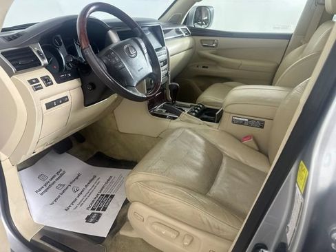Used 2013 Lexus LX 570 4WD image 18