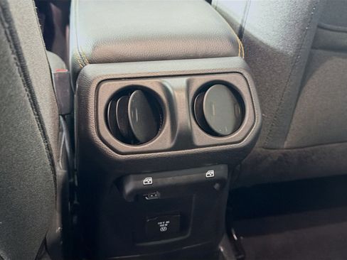 Used 2024 Jeep Wrangler Unlimited Sahara AWD/4WD image 24