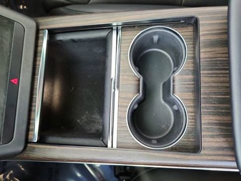 Used 2022 Tesla Model X image 54