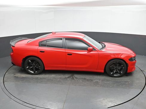 Used 2018 Dodge Charger R/T RWD image 32