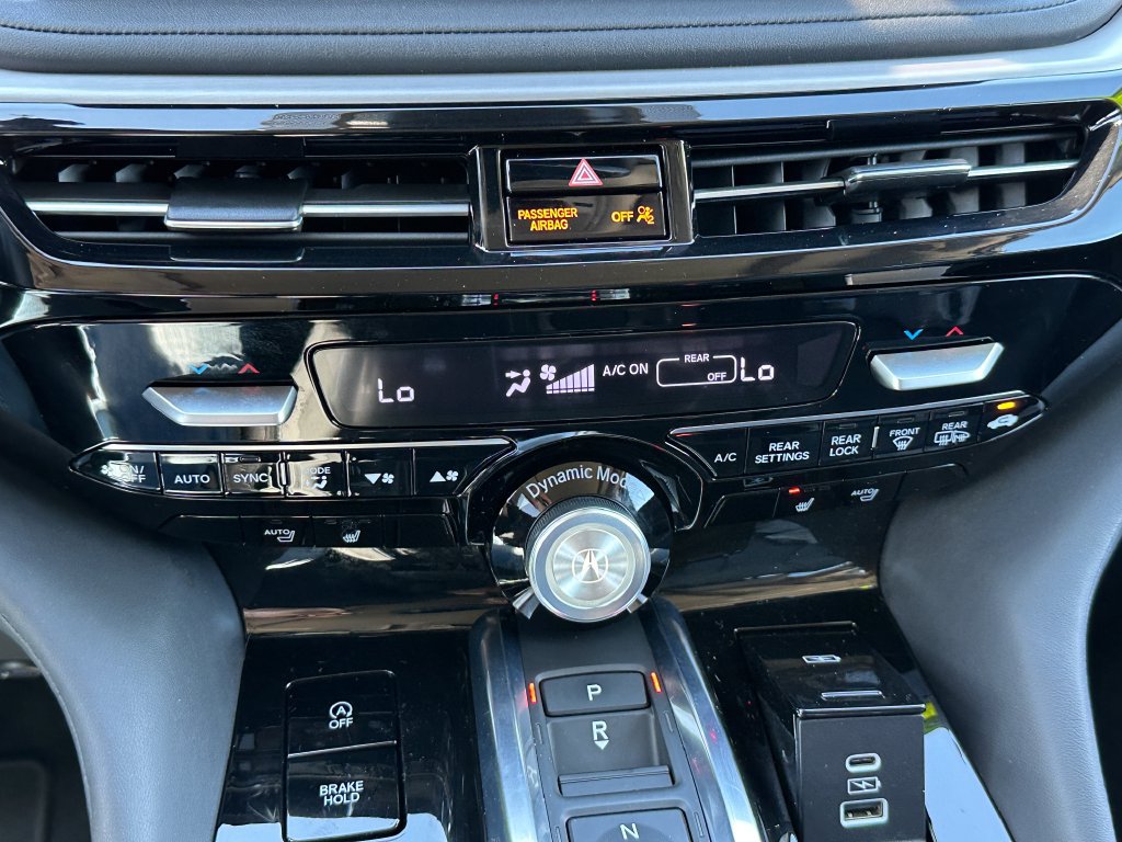 Used 2025 Acura MDX w/ Technology Package FWD image 32
