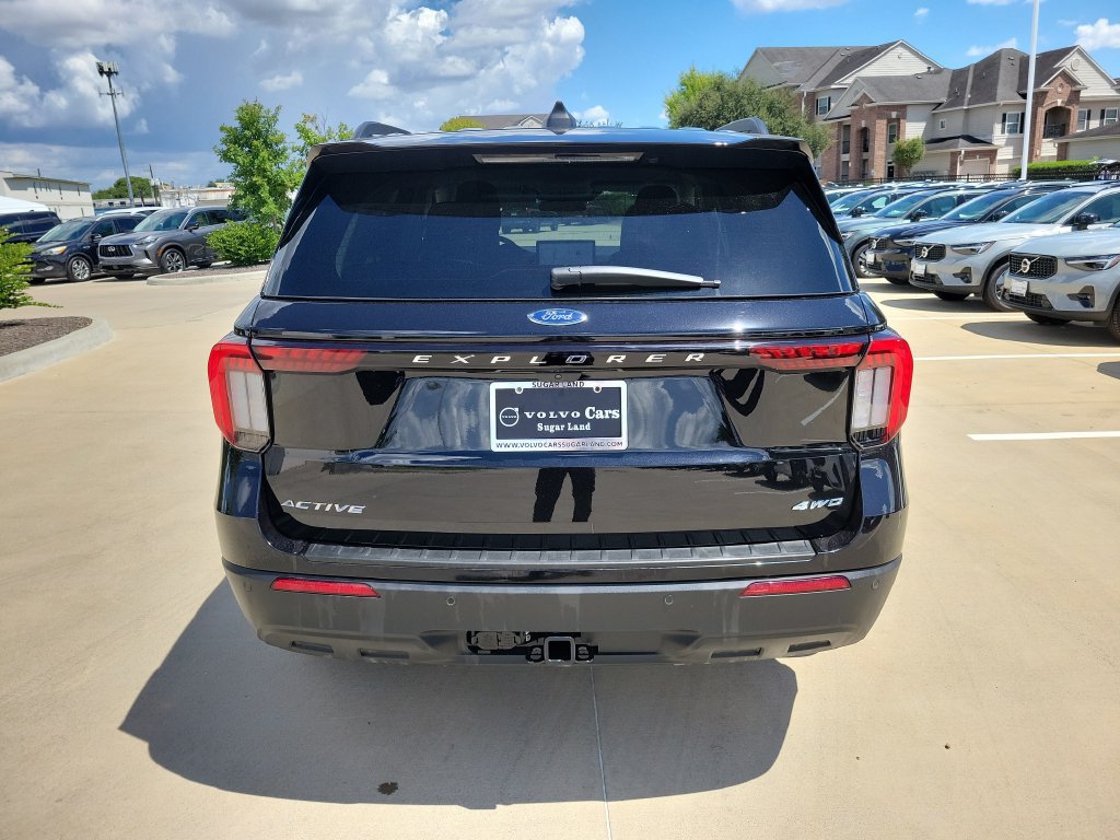 Used 2026 Ford Explorer Active AWD/4WD image 11