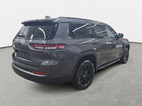 New 2025 Jeep Grand Cherokee L Altitude image 5