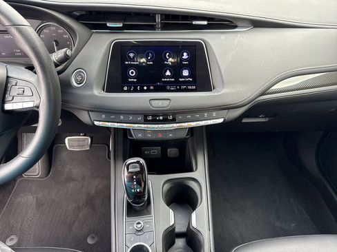 Used 2022 Cadillac XT4 Sport w/ Enhanced Visibility Package FWD image 32