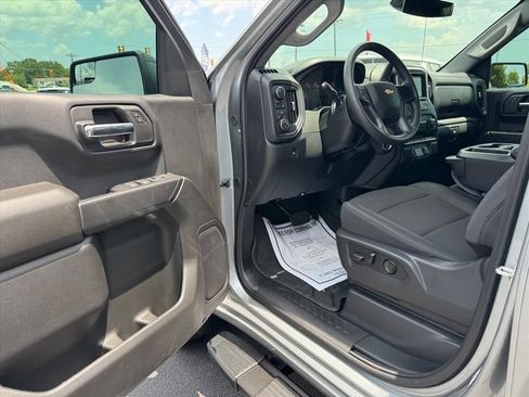 Used 2026 Chevrolet Silverado 1500 Custom w/ LPO, Dark Essentials Package AWD/4WD image 14
