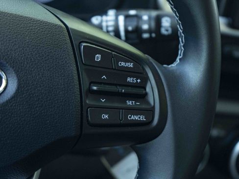 Used 2021 Hyundai Venue SEL FWD image 21