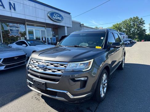Used 2018 Ford Explorer Limited FWD image 2