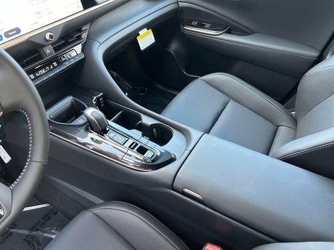 New 2025 Toyota Crown Signia Limited w/ Advanced Technology Package image 20