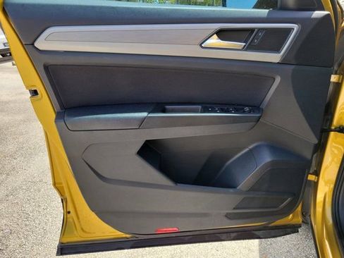 Used 2018 Volkswagen Atlas S image 16