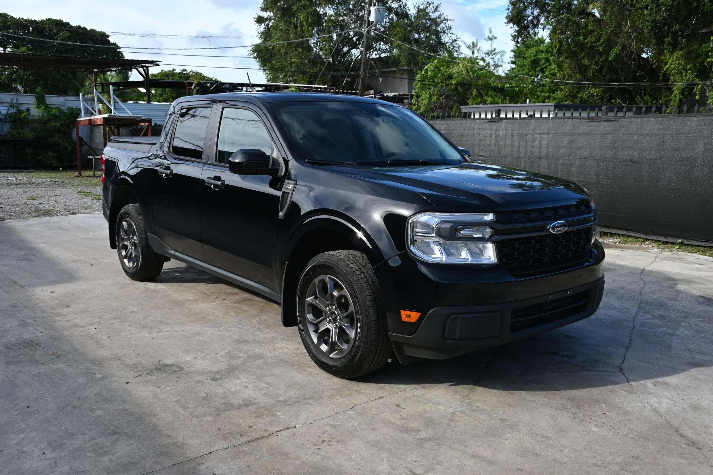 Used 2024 Ford Maverick XLT w/ XLT Luxury Package FWD image 3