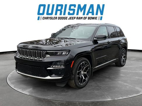 Used 2022 Jeep Grand Cherokee Summit image 2