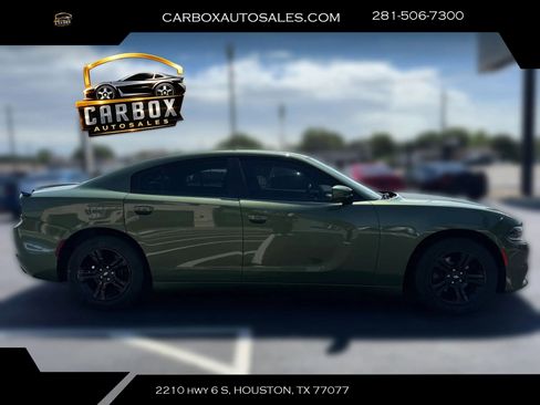 Used 2019 Dodge Charger SXT RWD image 6