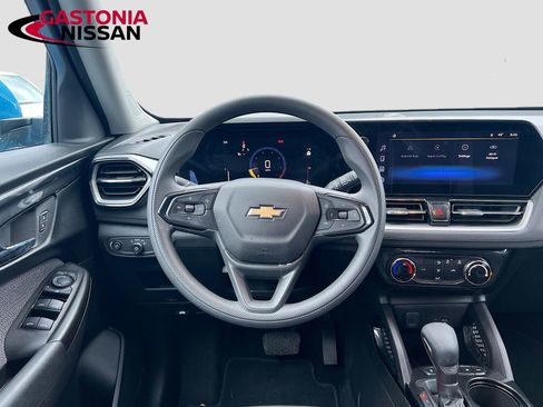 Used 2025 Chevrolet TrailBlazer LT image 29