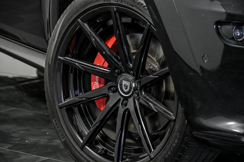 Used 2014 Jeep Grand Cherokee SRT8 w/ Luxury Group II AWD/4WD image 3