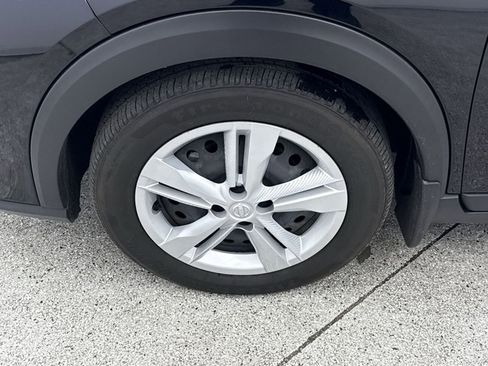 Used 2022 Nissan Kicks S image 46