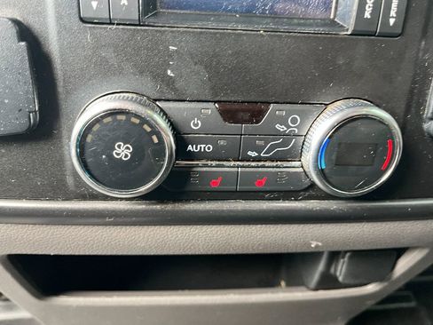 Used 2020 Ford Expedition Limited image 24