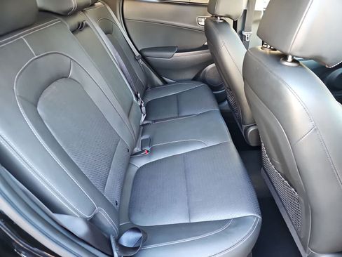 Used 2021 Hyundai Kona Limited AWD/4WD image 17