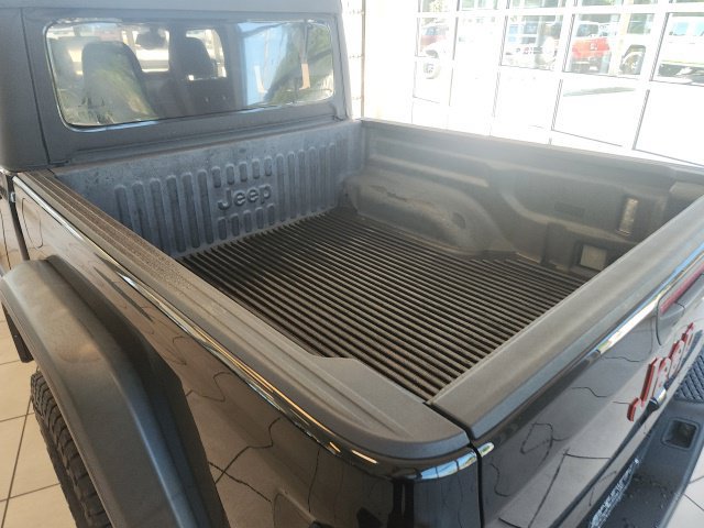 Used 2023 Jeep Gladiator Mojave w/ Cold Weather Group AWD/4WD image 8