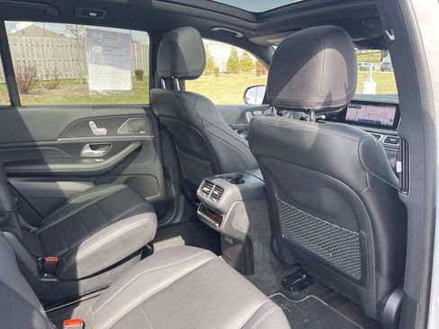 Used 2024 Mercedes-Benz GLS 450 4MATIC image 34