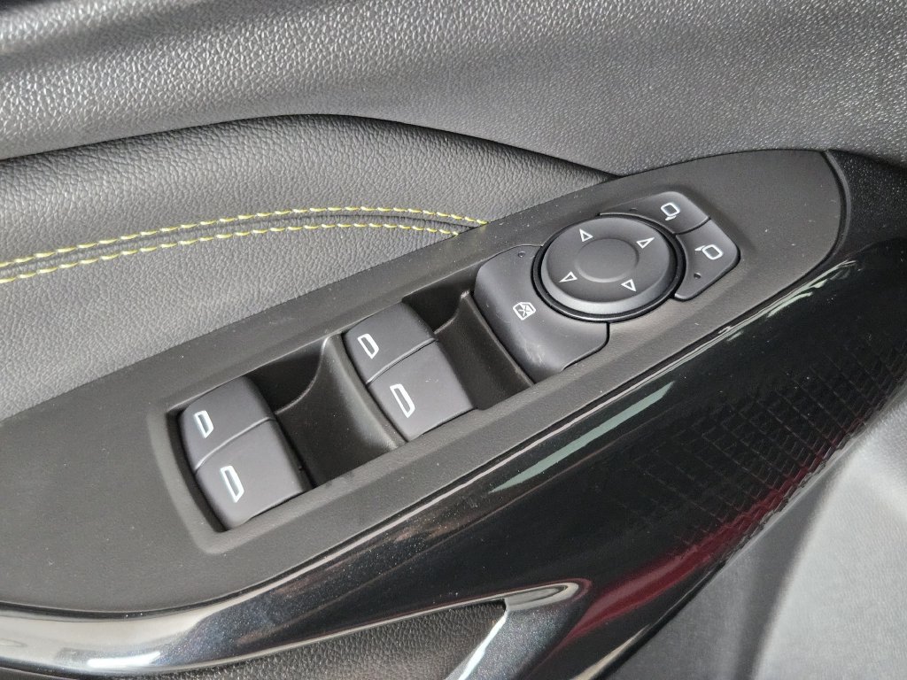 New 2026 Chevrolet Trax LT w/ LT Convenience Package FWD image 25