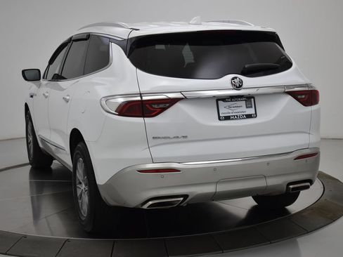 Used 2022 Buick Enclave Essence FWD image 19