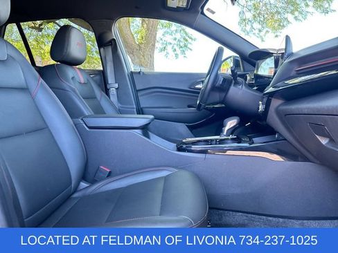 Used 2024 Chevrolet Trax RS w/ Sunroof Package FWD image 26