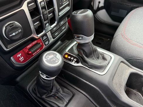 Used 2024 Jeep Gladiator Rubicon image 17