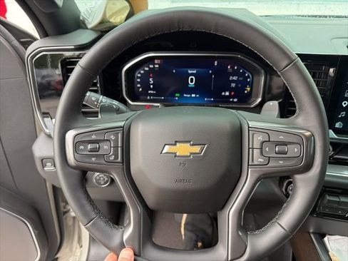 Used 2026 Chevrolet Silverado 1500 High Country w/ Technology Package AWD/4WD image 11