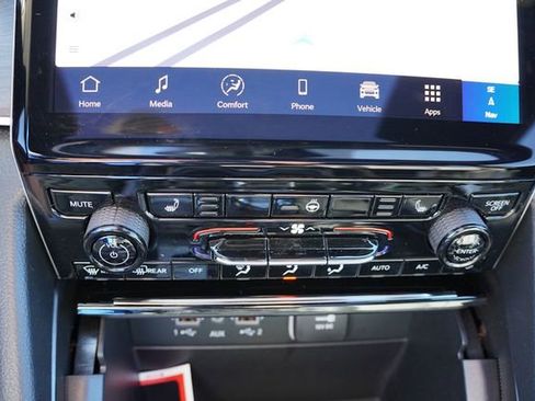 New 2025 Jeep Grand Cherokee Limited w/ Black Appearance Package image 16