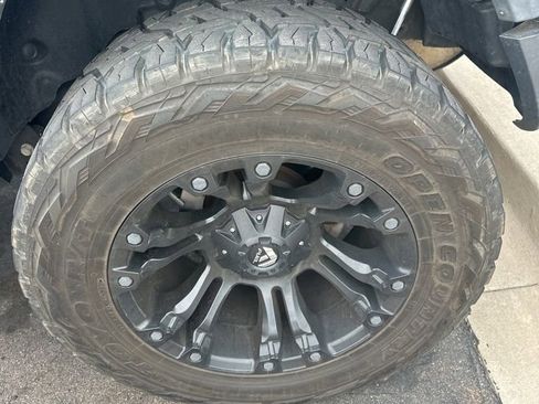 Used 2018 Jeep Wrangler Unlimited Sahara AWD/4WD image 11