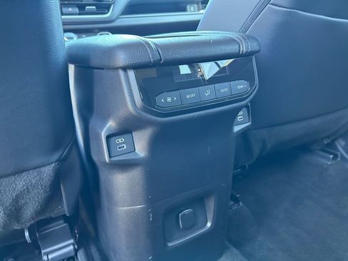 Used 2025 Toyota Grand Highlander AWD image 32