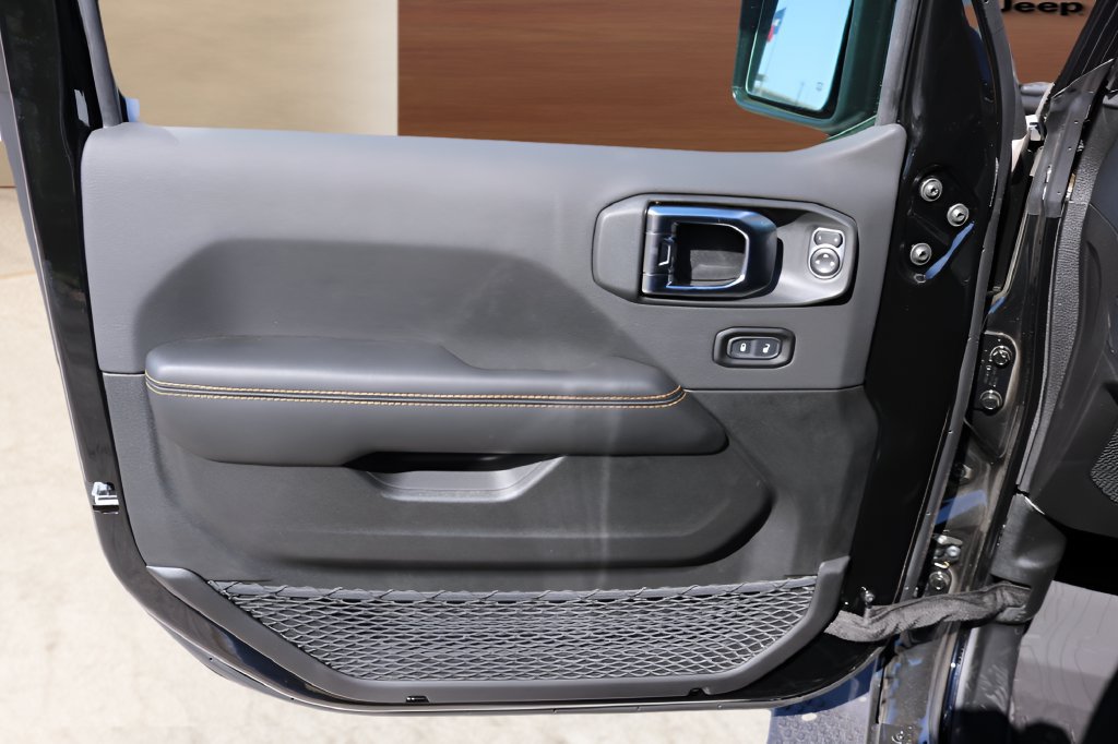 New 2027 Jeep Wrangler Unlimited Sahara AWD/4WD image 10