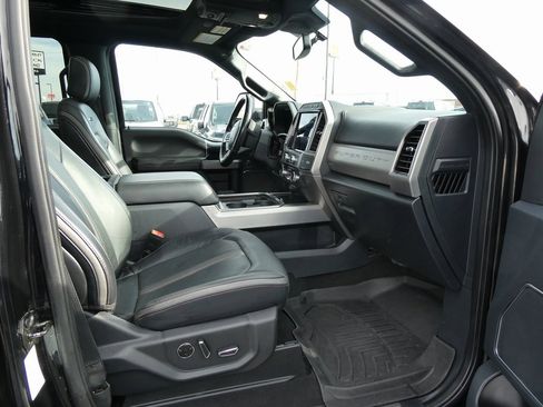 Used 2022 Ford F450 Platinum w/ FX4 Off-Road Package image 19