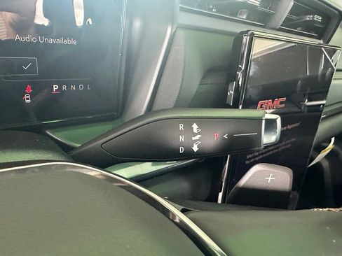 New 2027 GMC Terrain AT4 w/ Convenience Package III AWD/4WD image 22