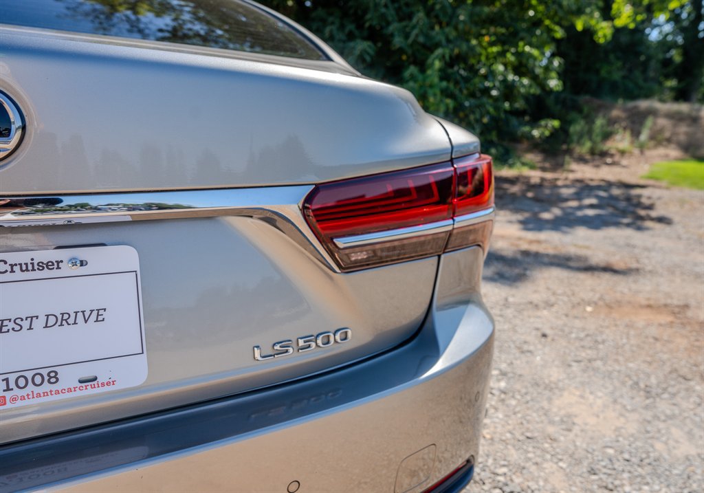Used 2018 Lexus LS 500 w/ Luxury Package RWD image 11