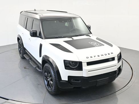 Used 2023 Land Rover Defender 130 X-Dynamic SE AWD/4WD image 19