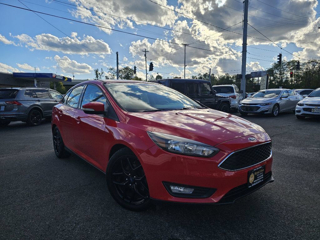 Used 2016 Ford Focus SE w/ Equipment Group 201A FWD image 2
