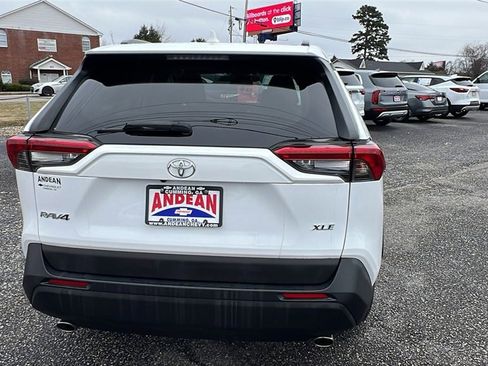 Used 2019 Toyota RAV4 XLE image 6