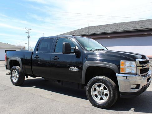 Used 2013 Chevrolet Silverado 2500 LTZ image 2